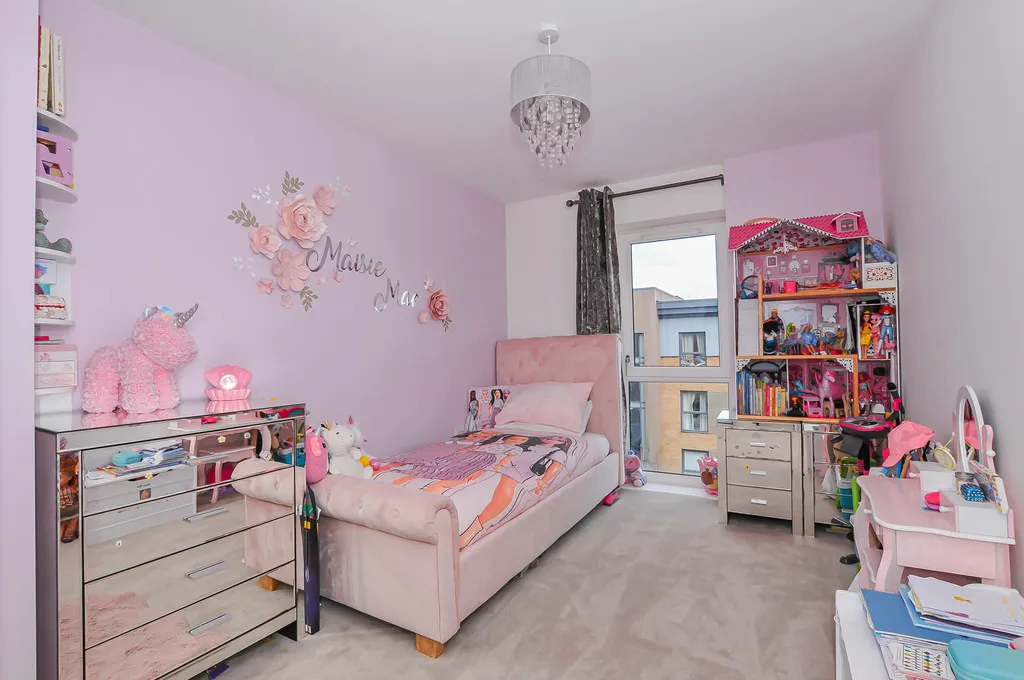 Wintergreen Boulevard, West Drayton, photo 9