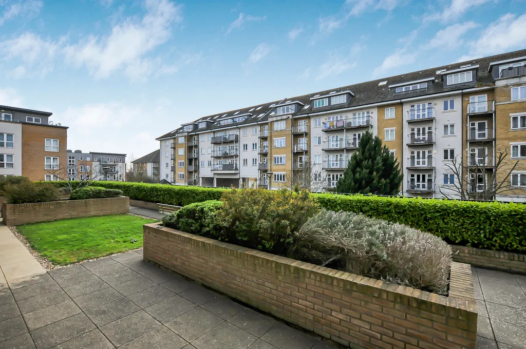 Wintergreen Boulevard, West Drayton, photo 11