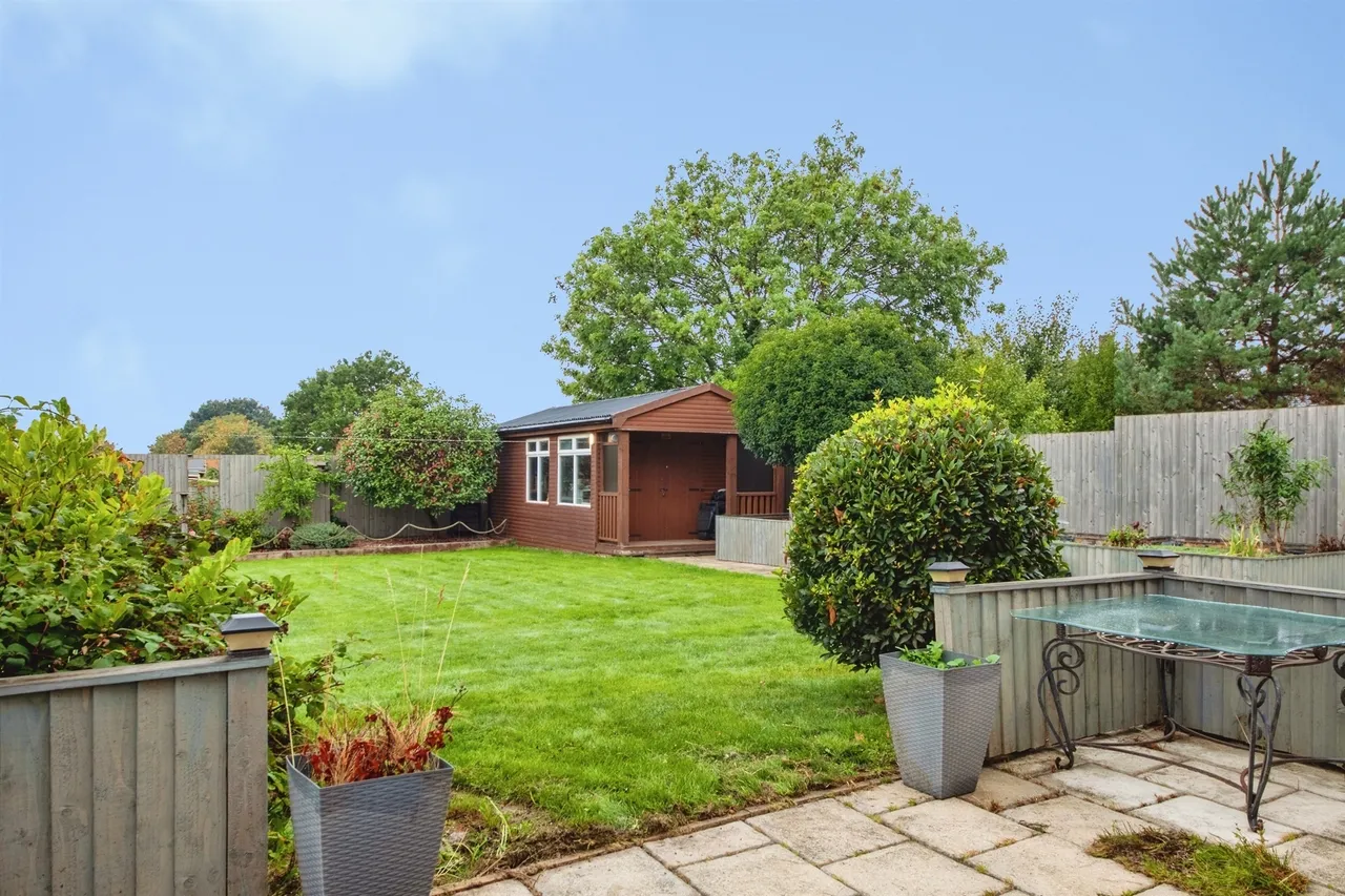 Rotherham Road, Barnsley, S71, photo 26