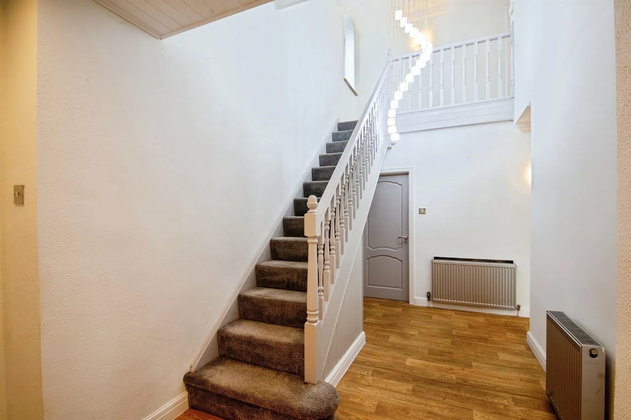 Rotherham Road, Barnsley, S71, photo 3