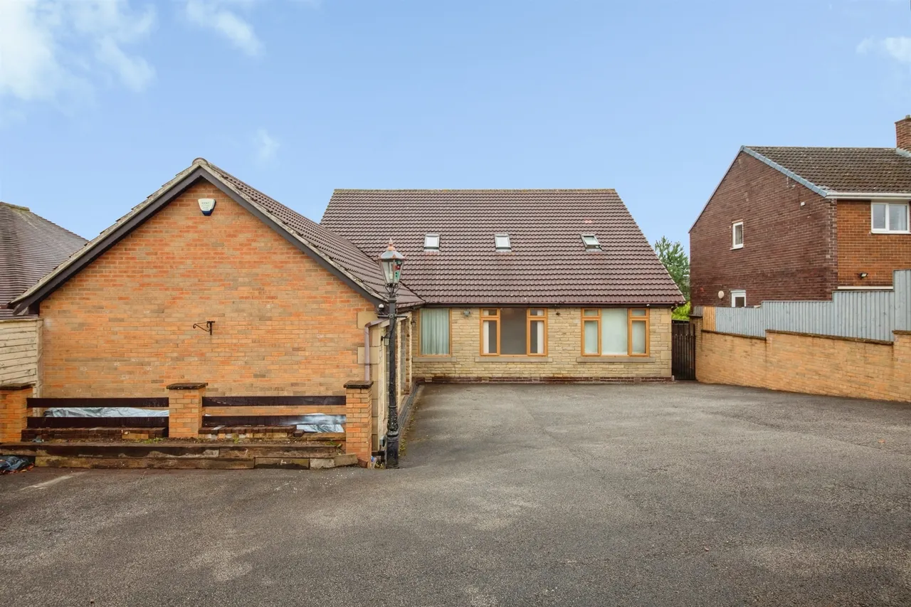 Rotherham Road, Barnsley, S71, photo 22