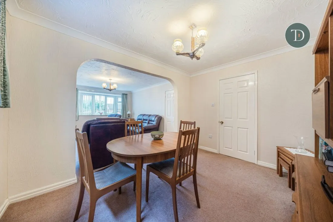 Melrose Drive, Great Sutton, CH66 2YH, photo 8