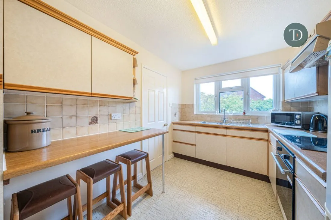 Melrose Drive, Great Sutton, CH66 2YH, photo 12
