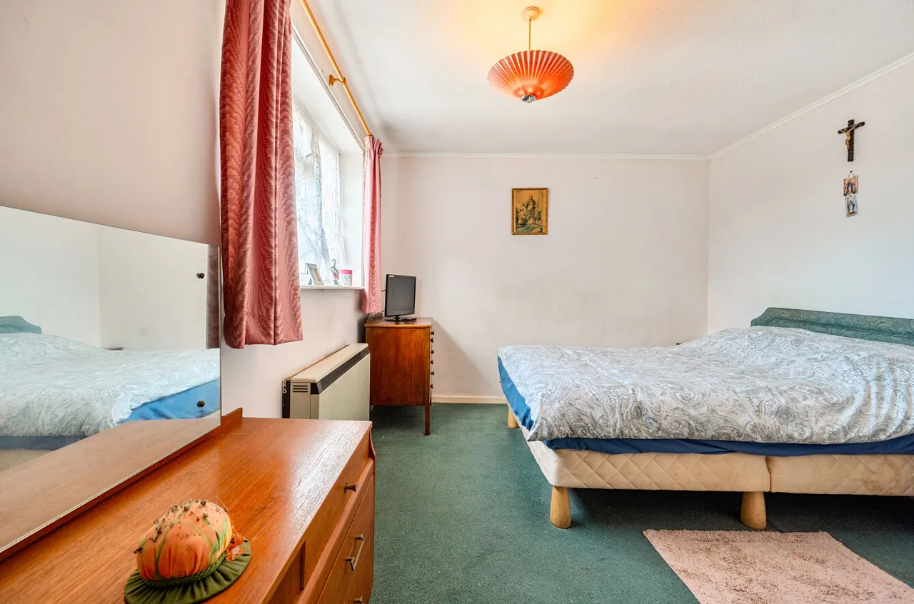 Frenchs Wells, Woking, Surrey, GU21 3AS, photo 8