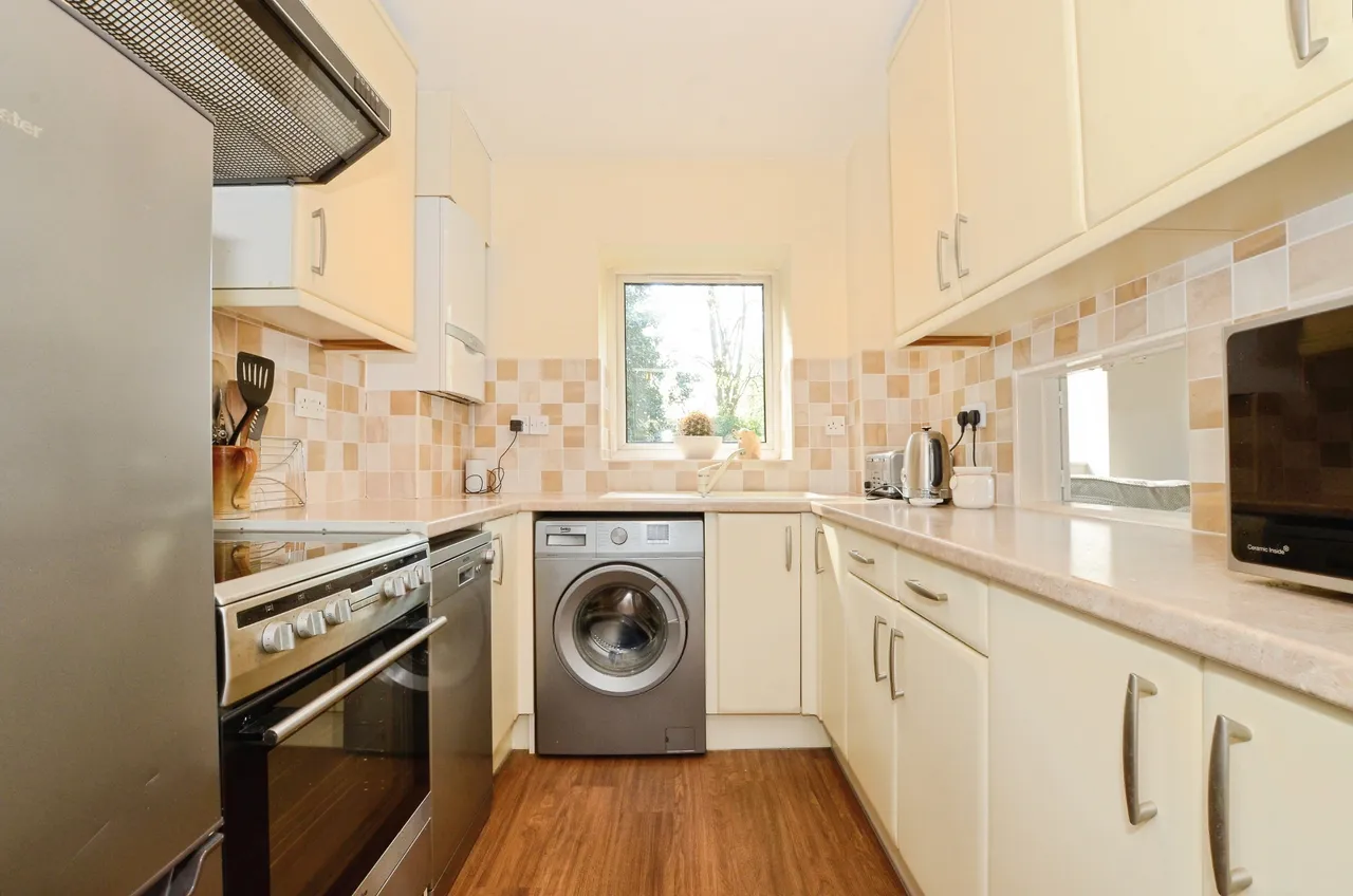 Grandfield Avenue, Watford, photo 5