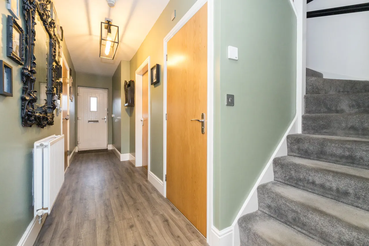 Fairway, Standish, WN6, photo 18
