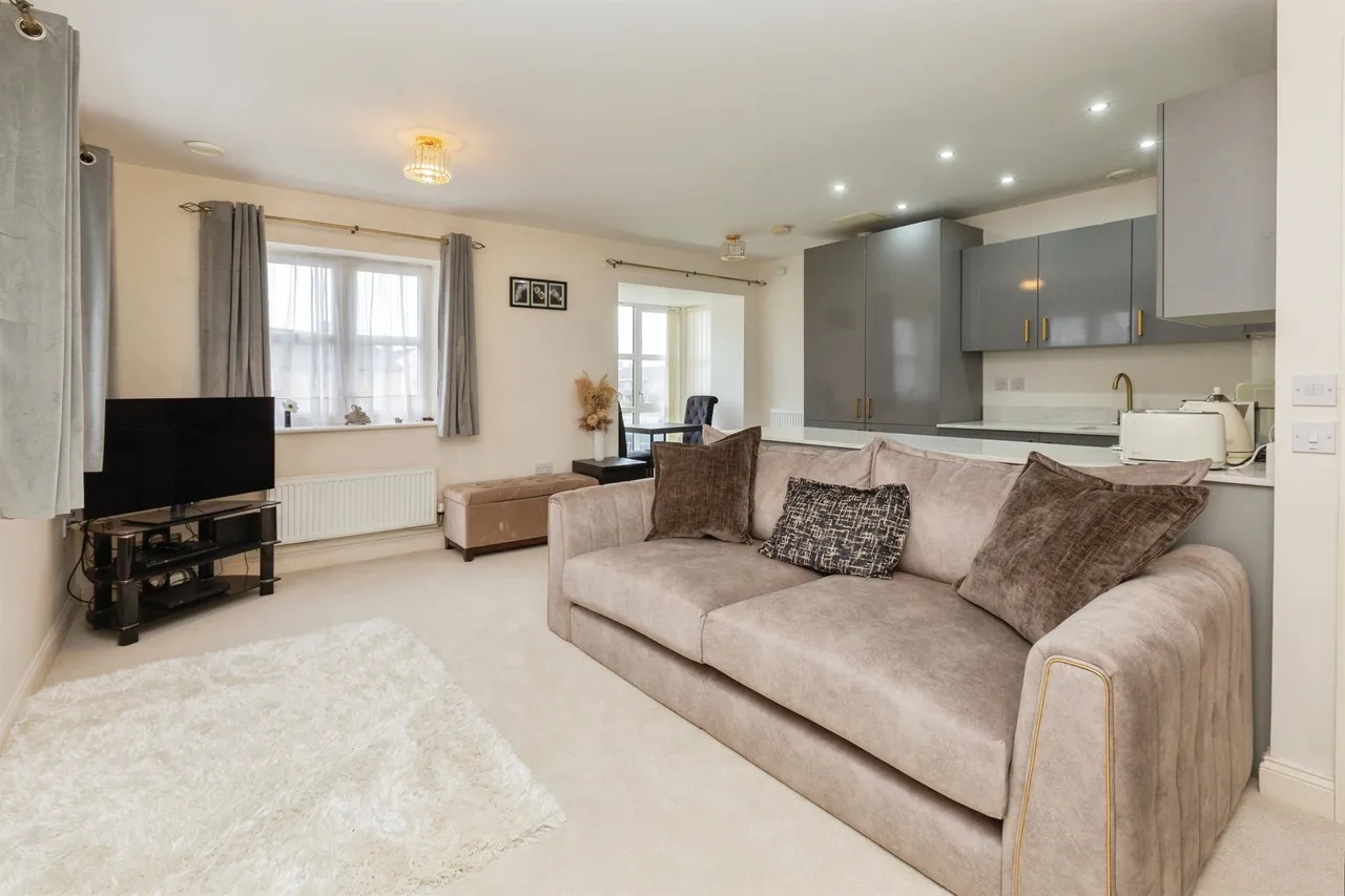 Poole Close, Aylesbury, HP21, photo 2