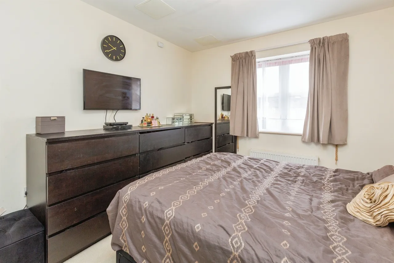 Poole Close, Aylesbury, HP21, photo 10
