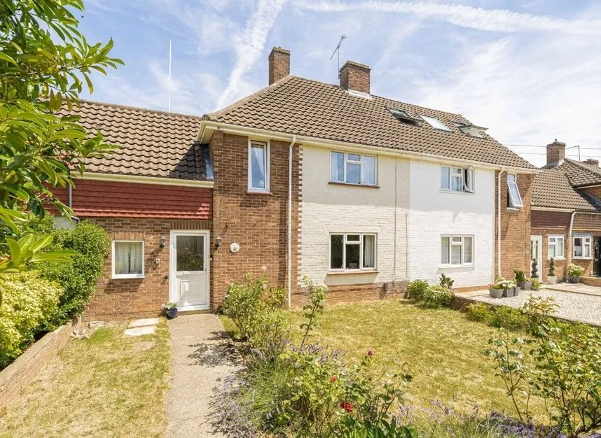 3 bed house for sale — Hawthorn Way, Shepperton, TW17