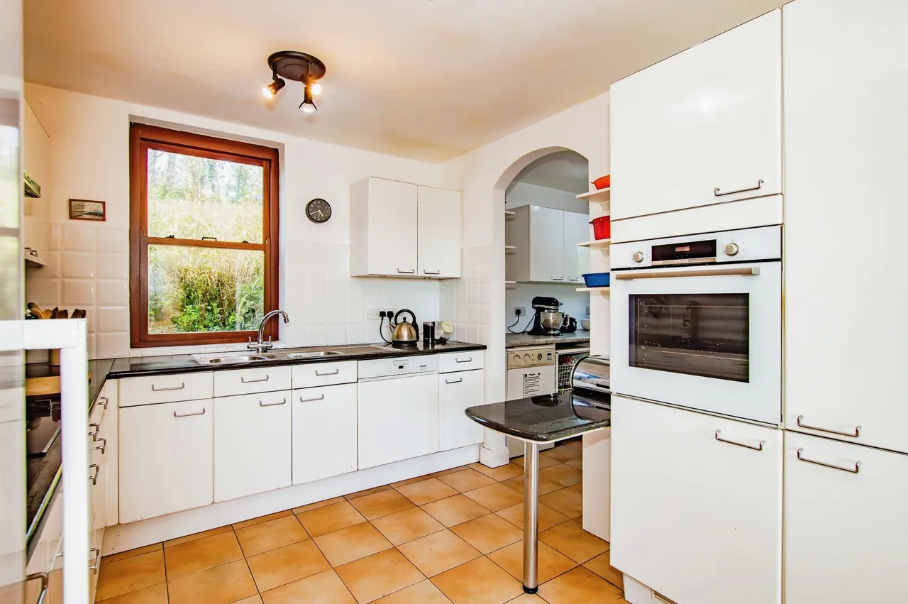 Axton Hill, Hundleton, SA71, photo 6