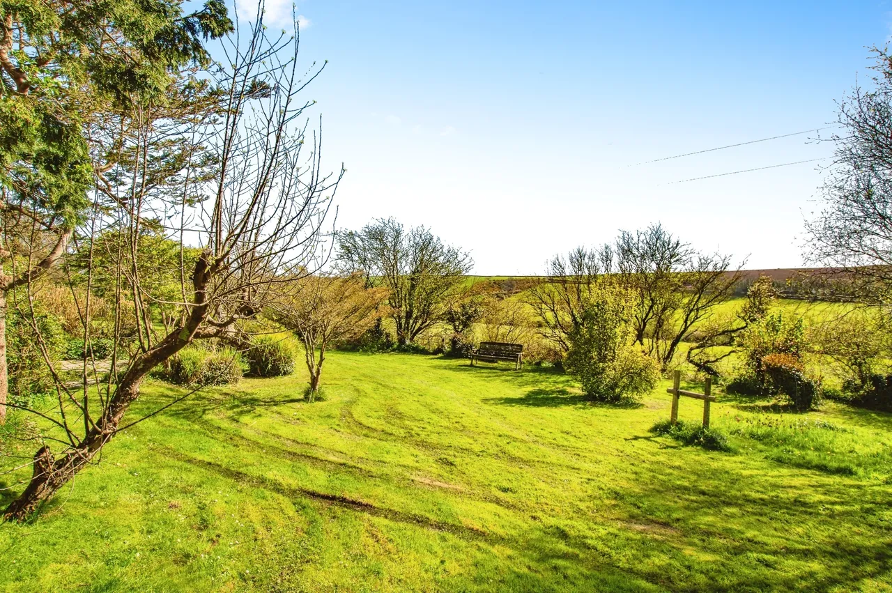 Axton Hill, Hundleton, SA71, photo 4