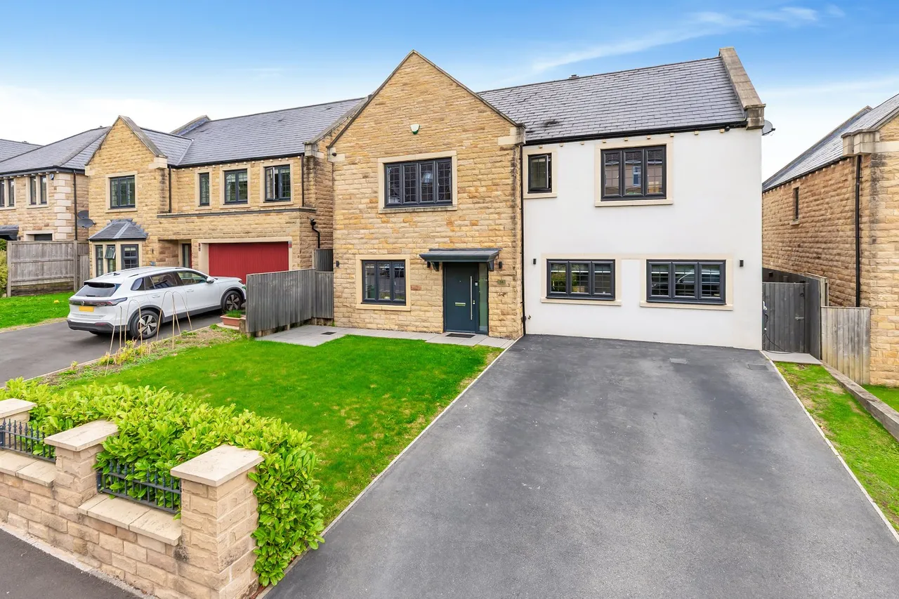 5 bed house for sale, Norwood Avenue, Menston, LS29