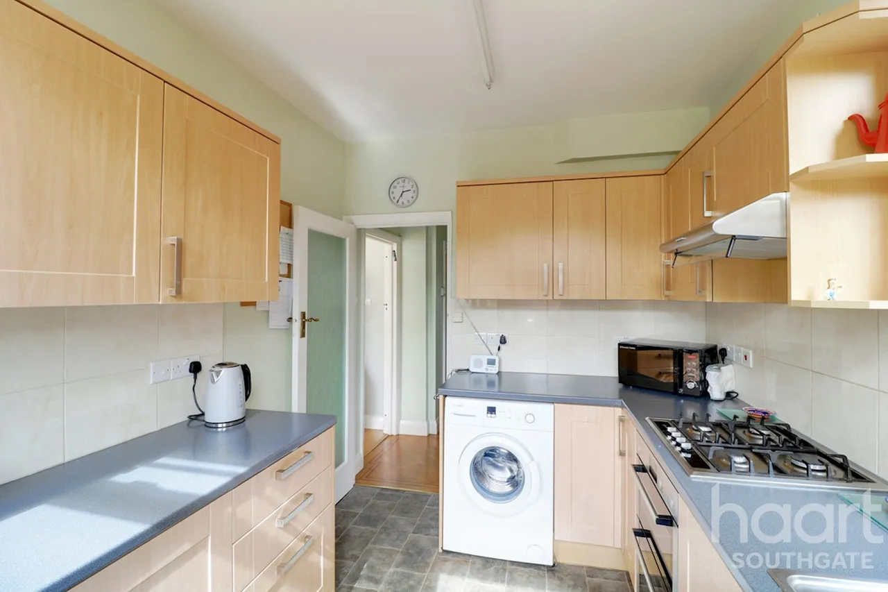 South Lodge Drive, London, N14, photo 8