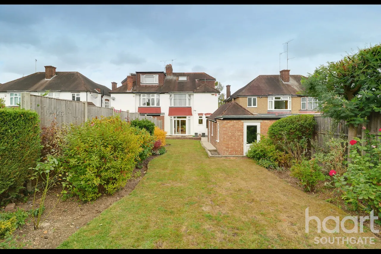 South Lodge Drive, London, N14, photo 5