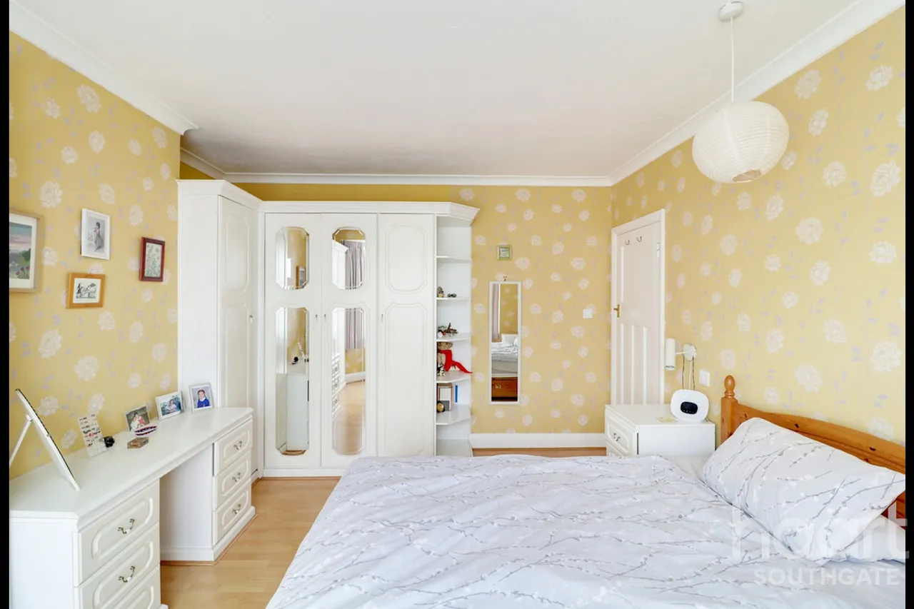 South Lodge Drive, London, N14, photo 4