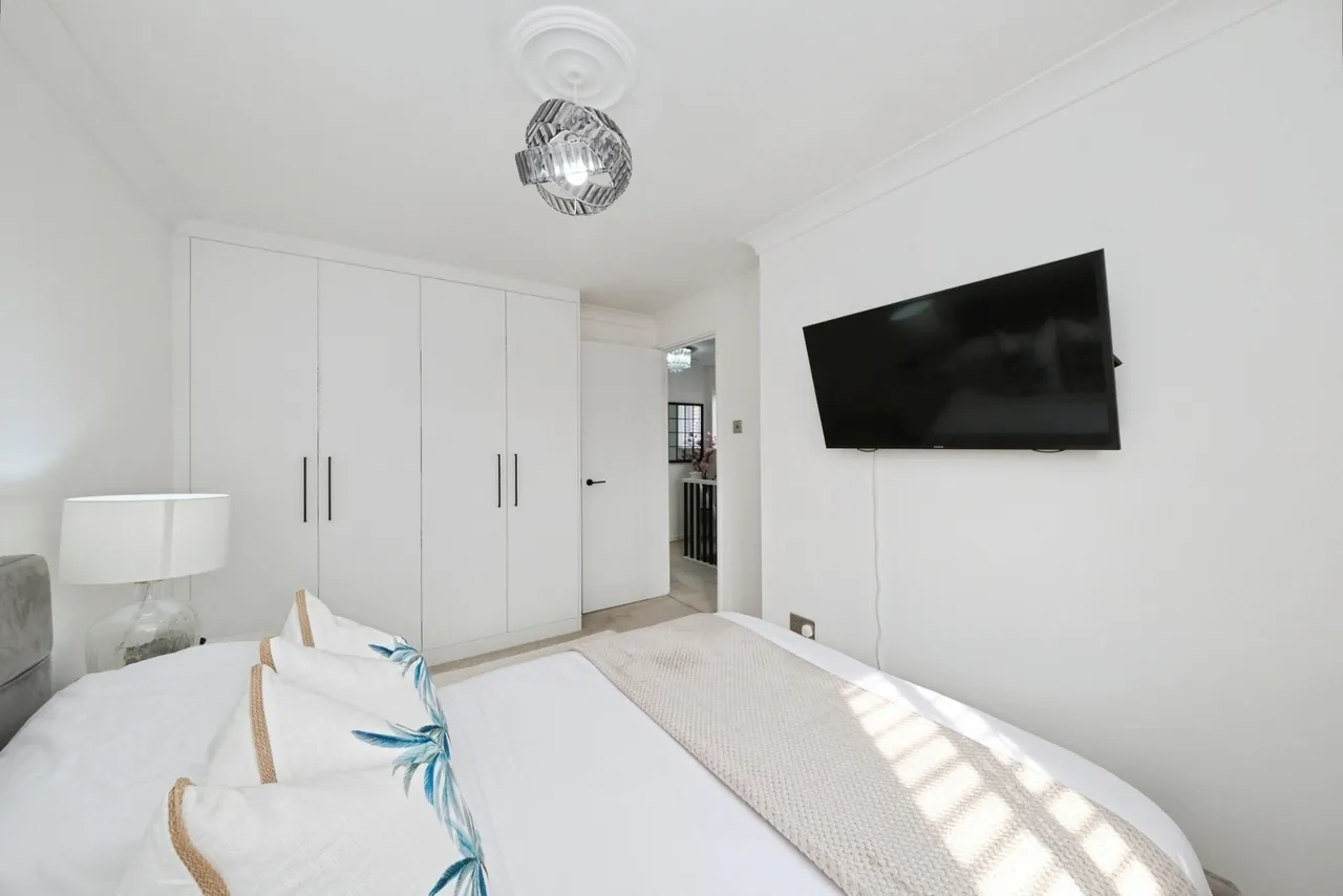 Japonica Drive, Nottingham, NG6, photo 11