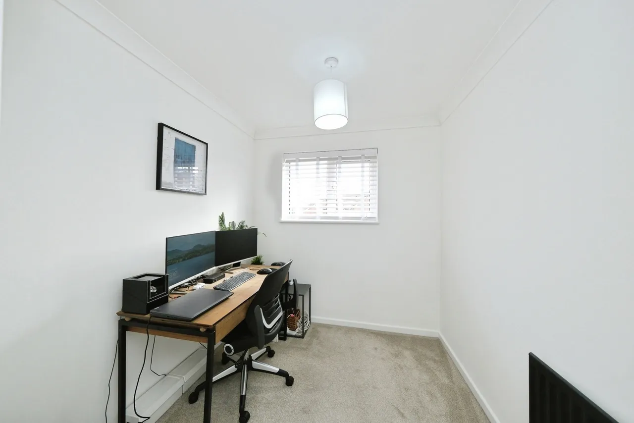 Japonica Drive, Nottingham, NG6, photo 14