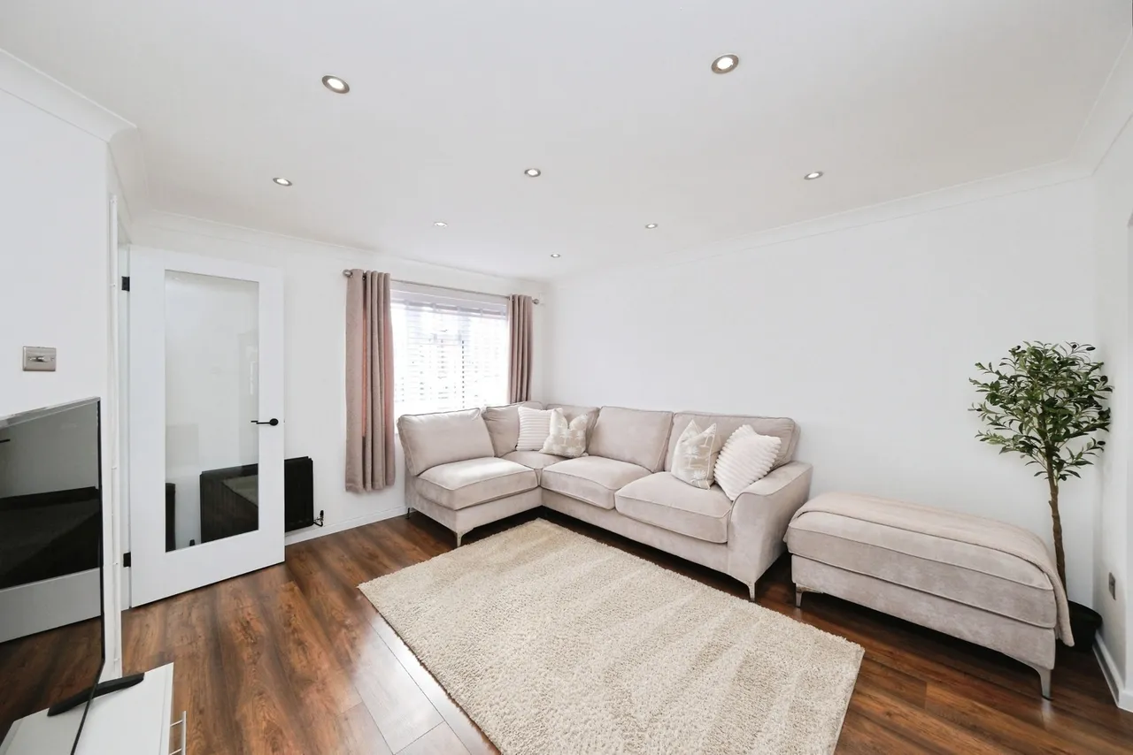 Japonica Drive, Nottingham, NG6, photo 5