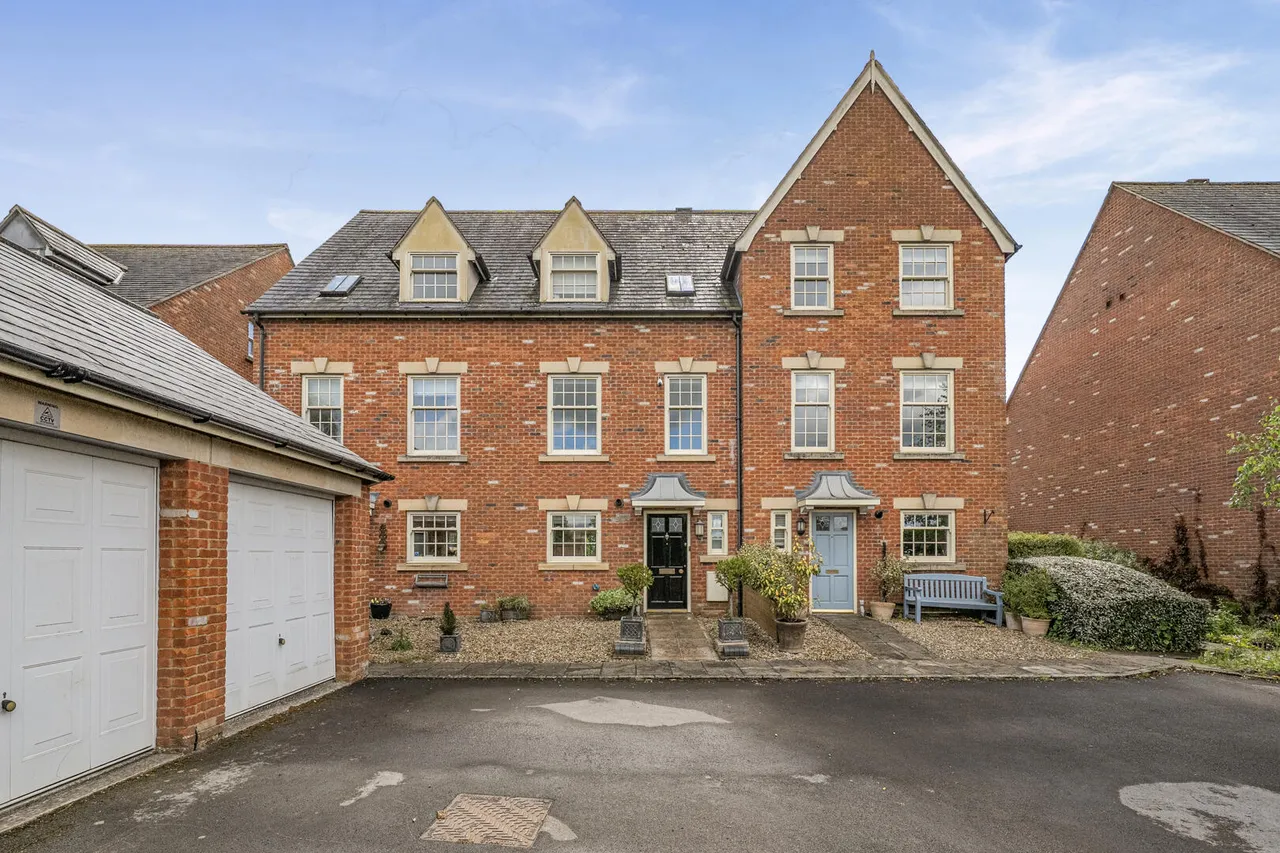 The Mews, Devizes, SN10, photo 9
