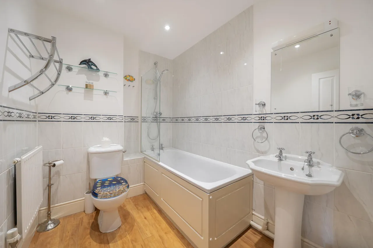 The Mews, Devizes, SN10, photo 12