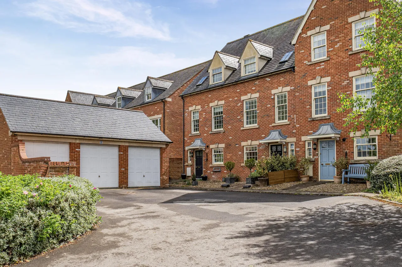 The Mews, Devizes, SN10, photo 2