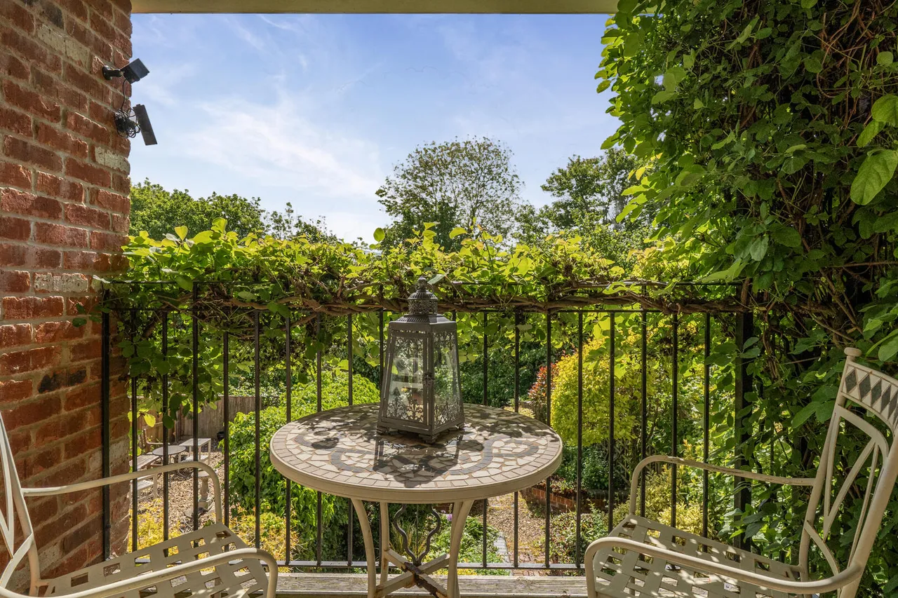 The Mews, Devizes, SN10, photo 17