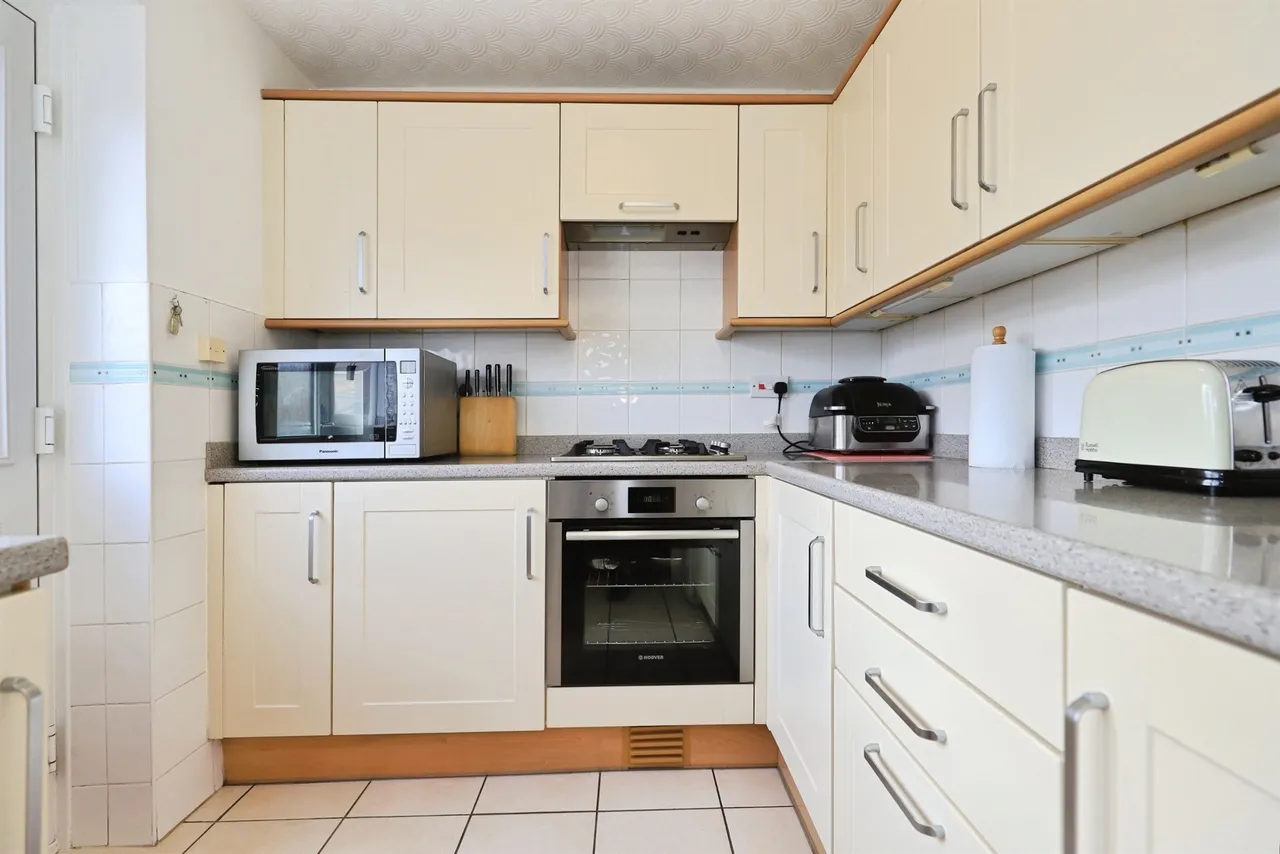 Warstones Crescent, Penn, Wolverhampton, photo 5
