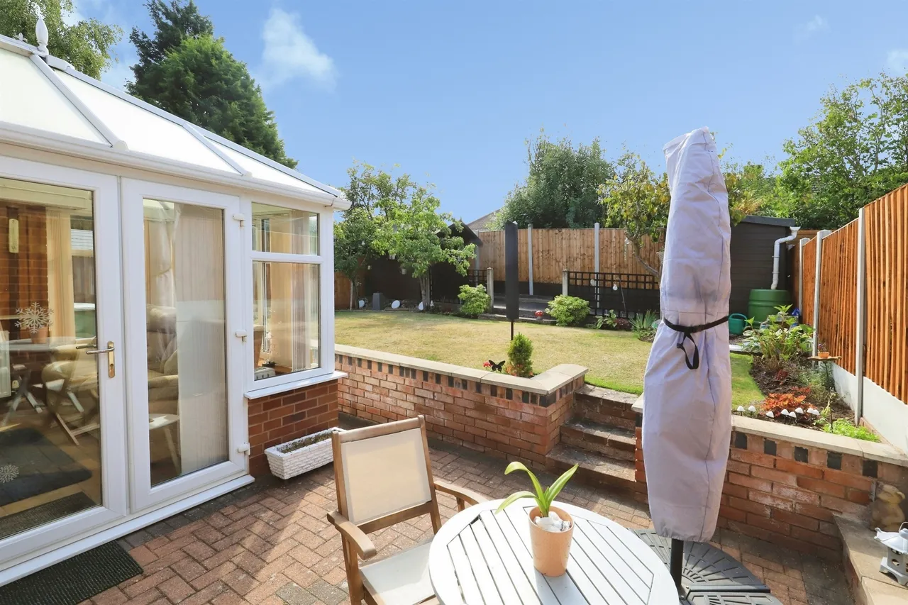Warstones Crescent, Penn, Wolverhampton, photo 12