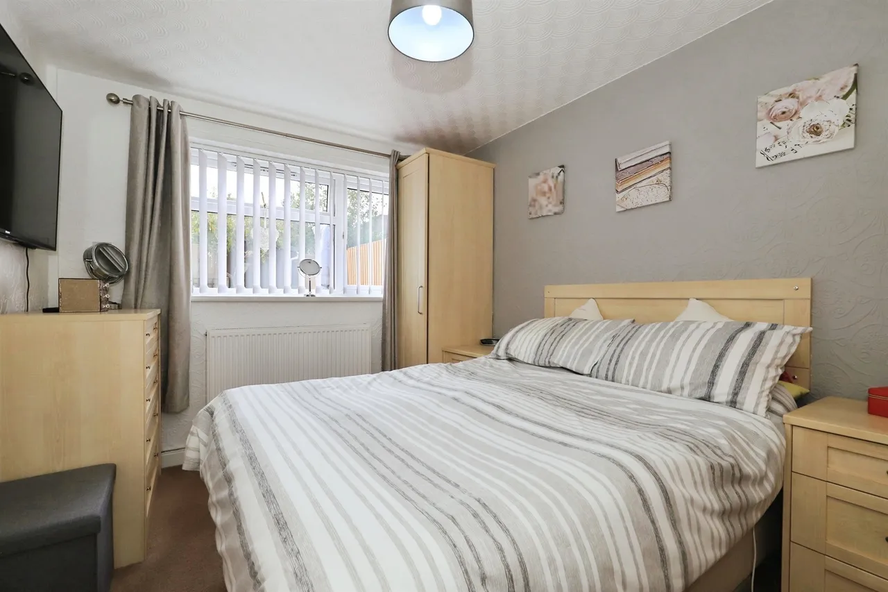 Warstones Crescent, Penn, Wolverhampton, photo 9