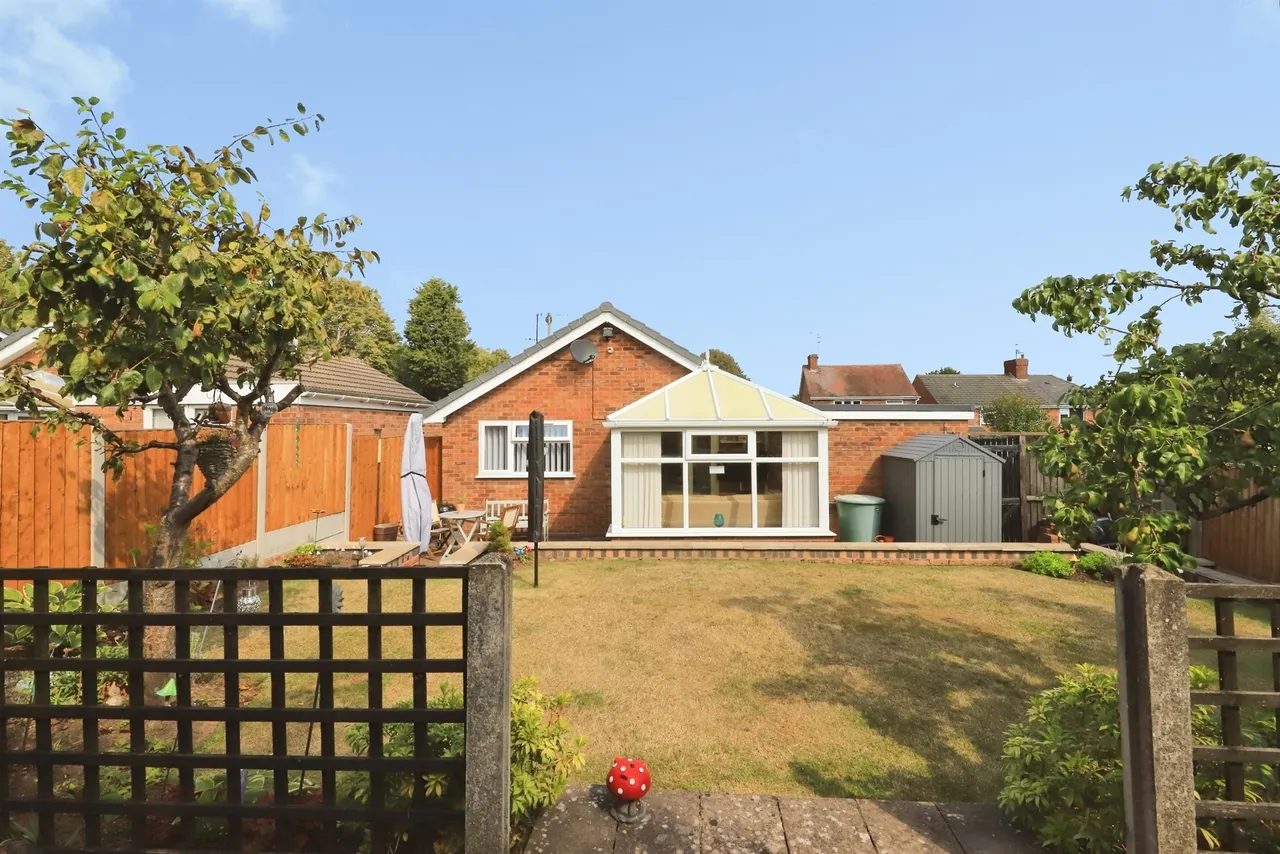 Warstones Crescent, Penn, Wolverhampton, photo 2