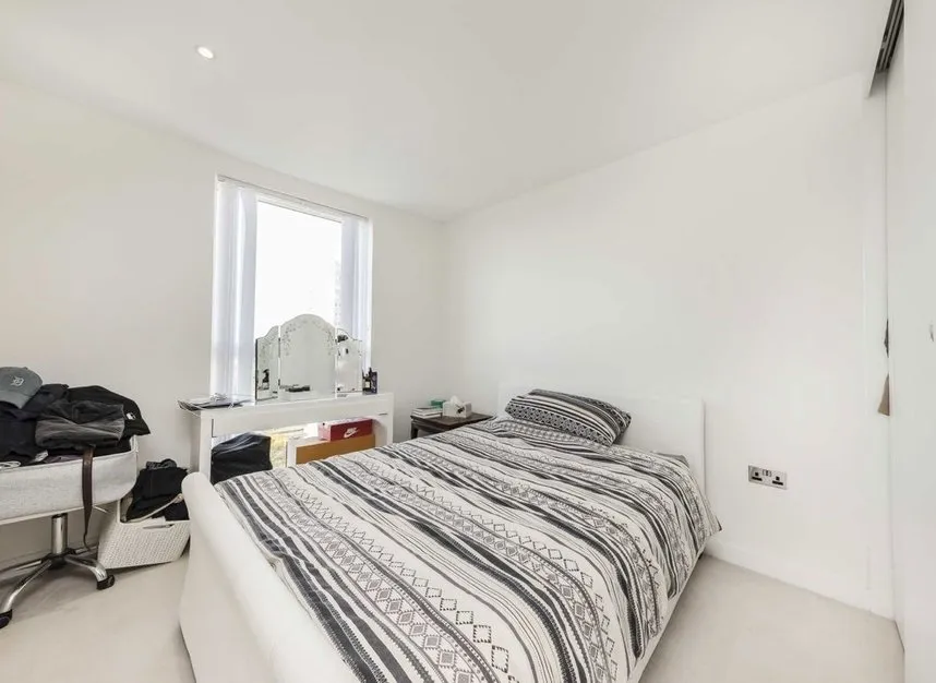 Pump House Crescent, Brentford, TW8, photo 5