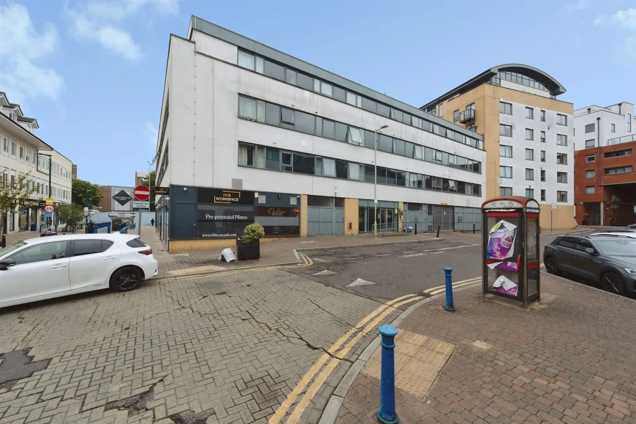 2 bed flat for sale, Lord Street, Watford, WD17