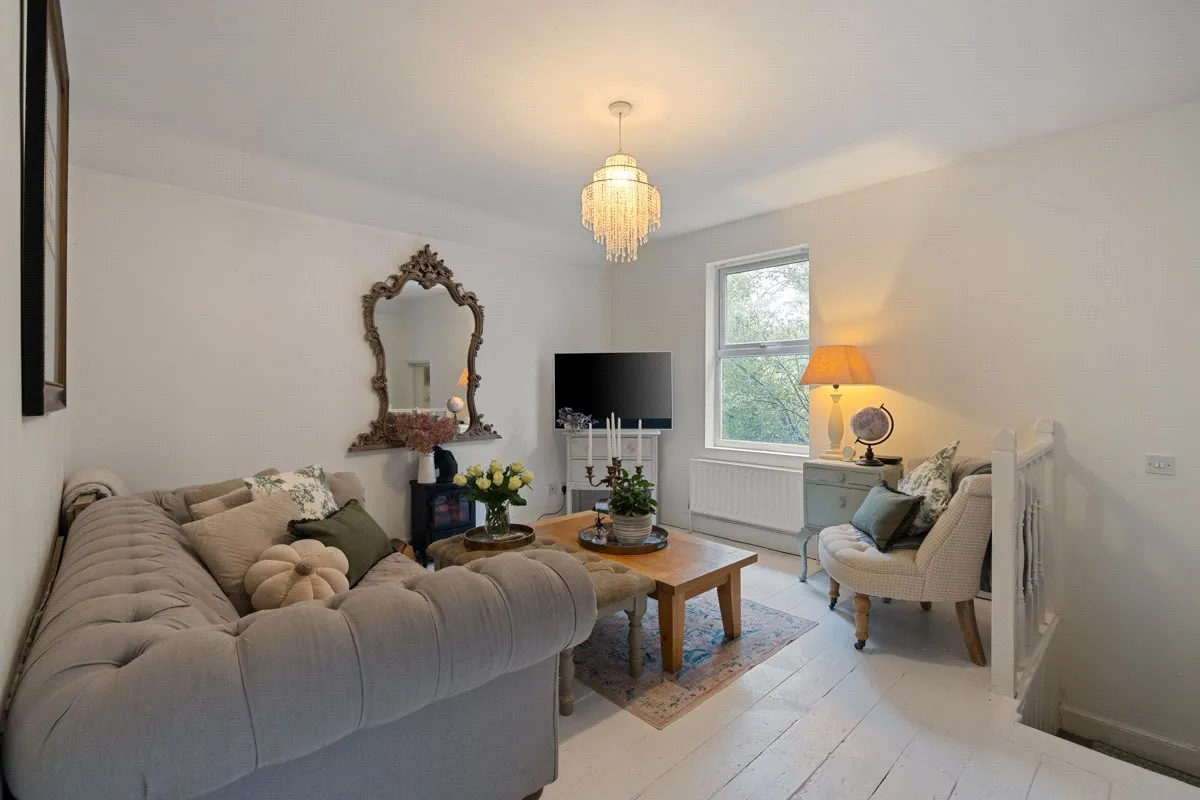 1 bed flat for sale, Wey Hill, Haslemere, GU27