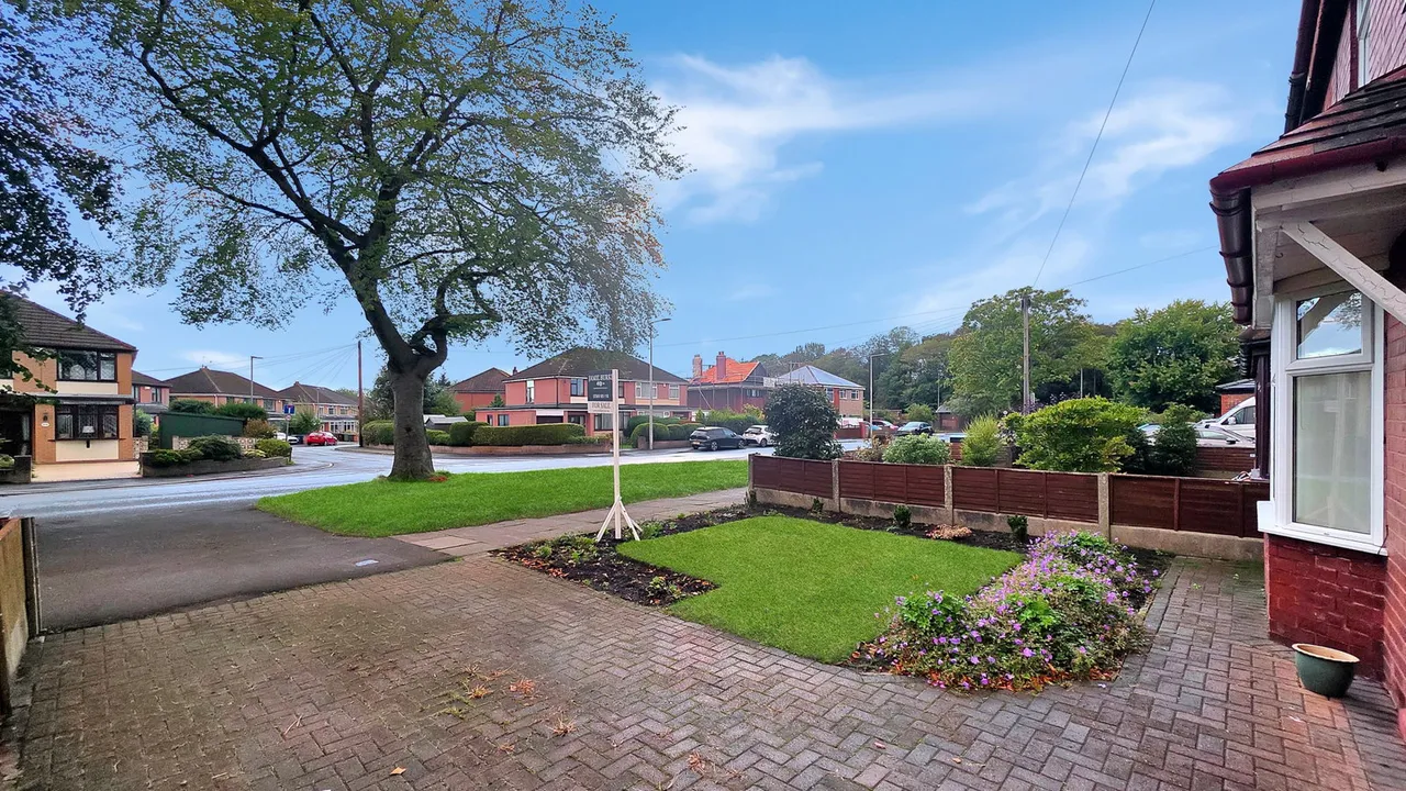 Coach Road, Astley, M29, photo 3