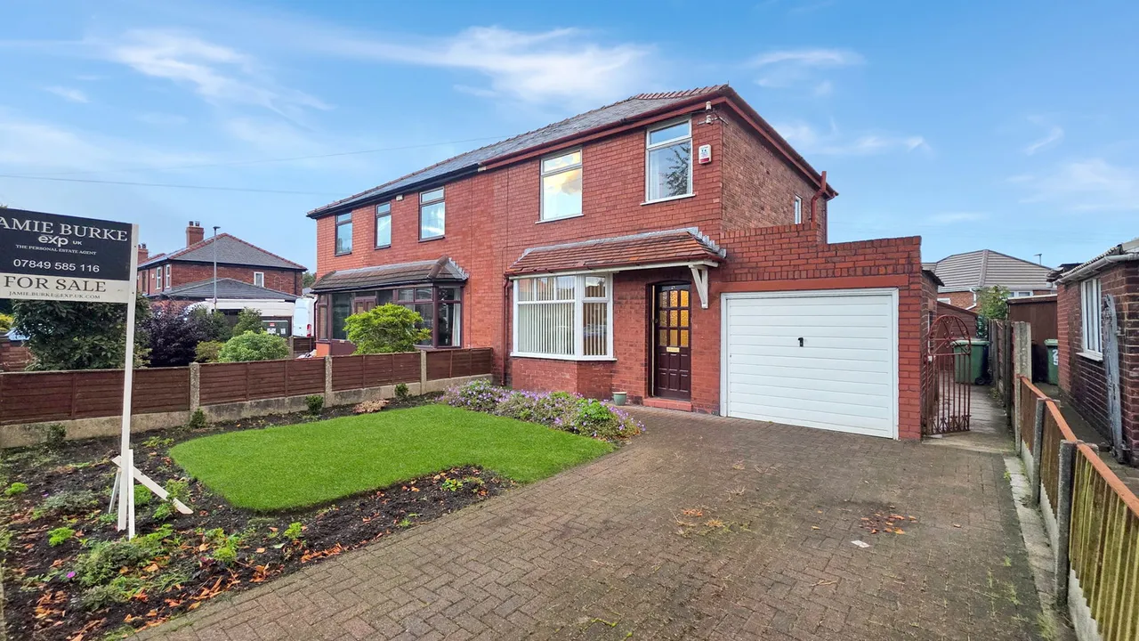 Coach Road, Astley, M29, photo 20
