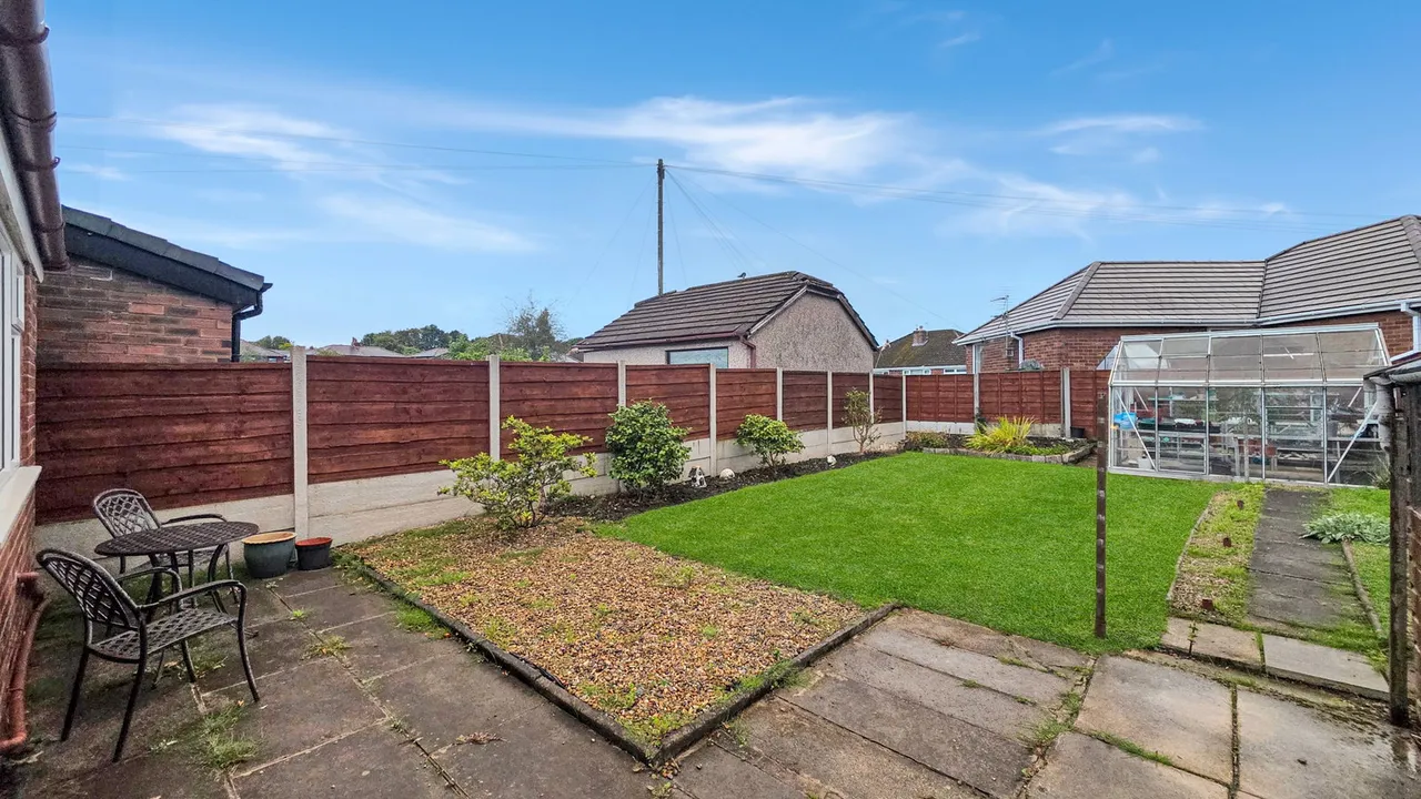 Coach Road, Astley, M29, photo 4