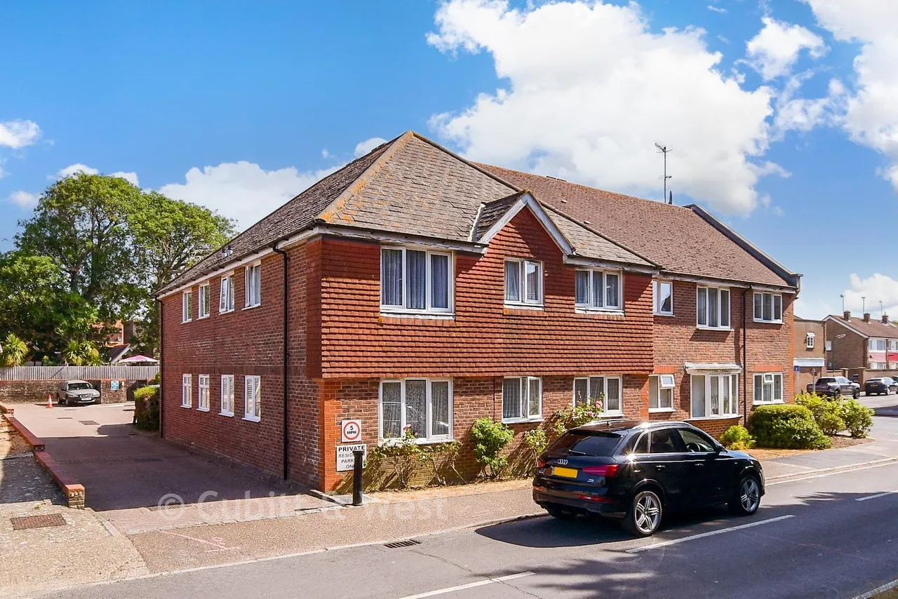 2 bed flat for sale, Sea Lane, Rustington, BN16