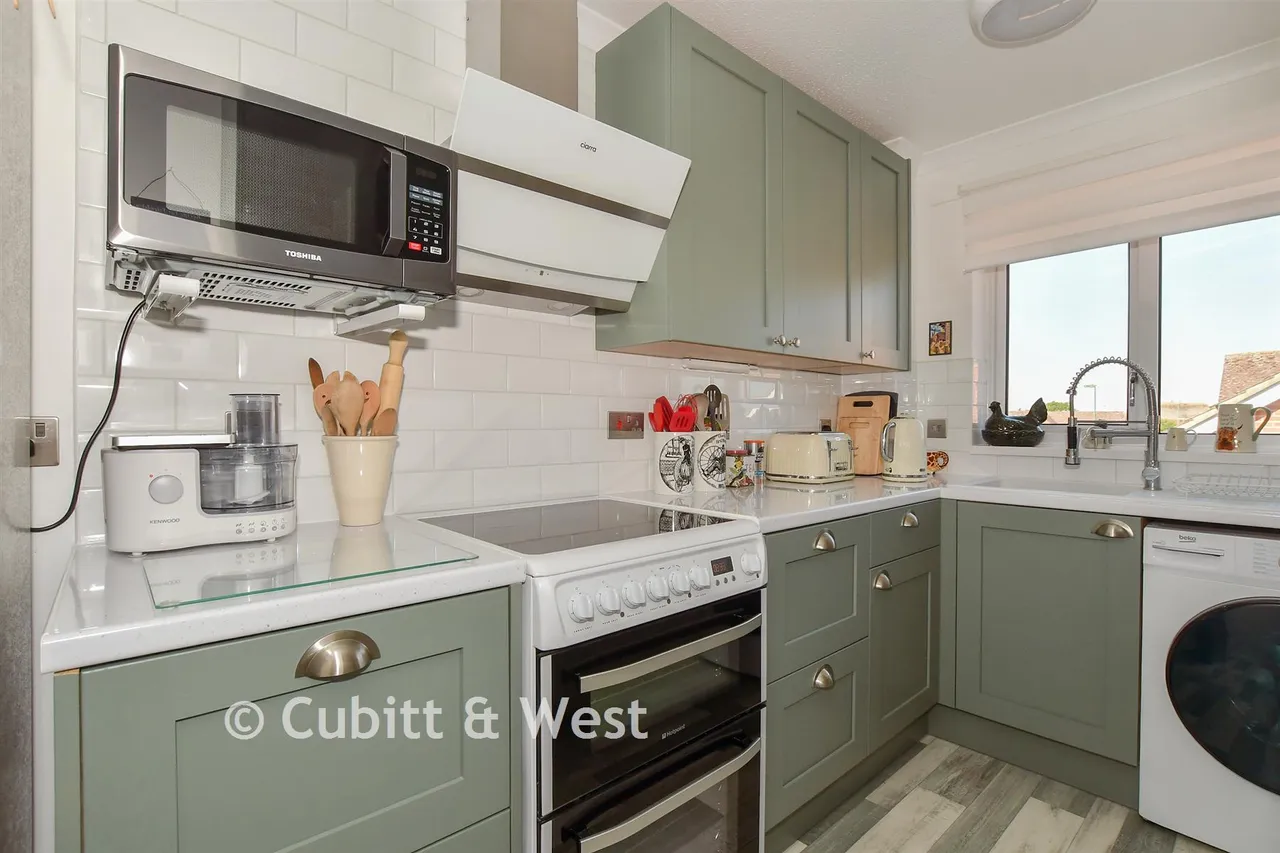 Sea Lane, Rustington, BN16, photo 7