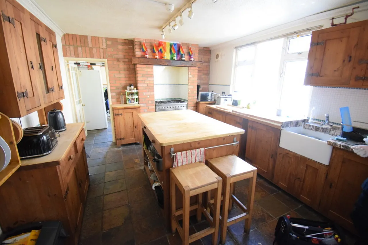 Woburn Road, Bedford, photo 3