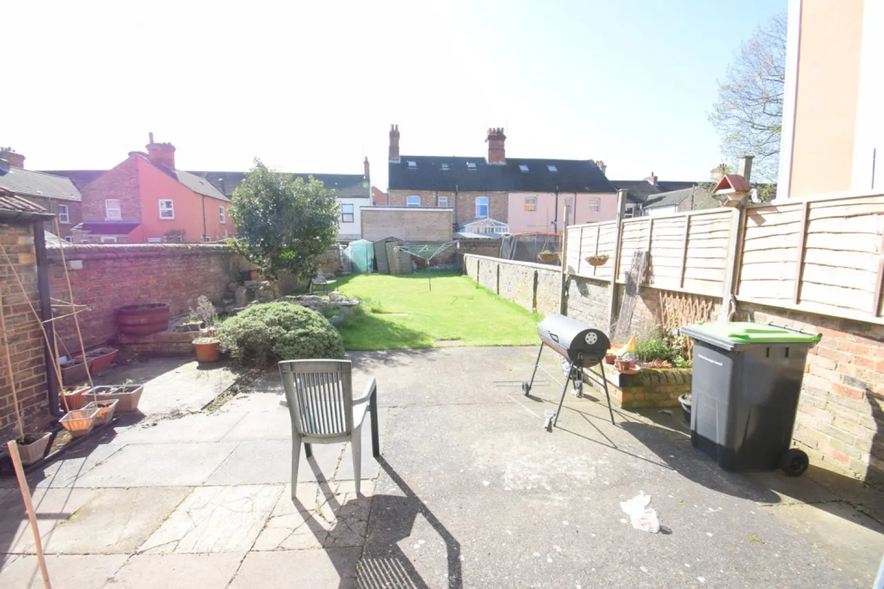 Woburn Road, Bedford, photo 5