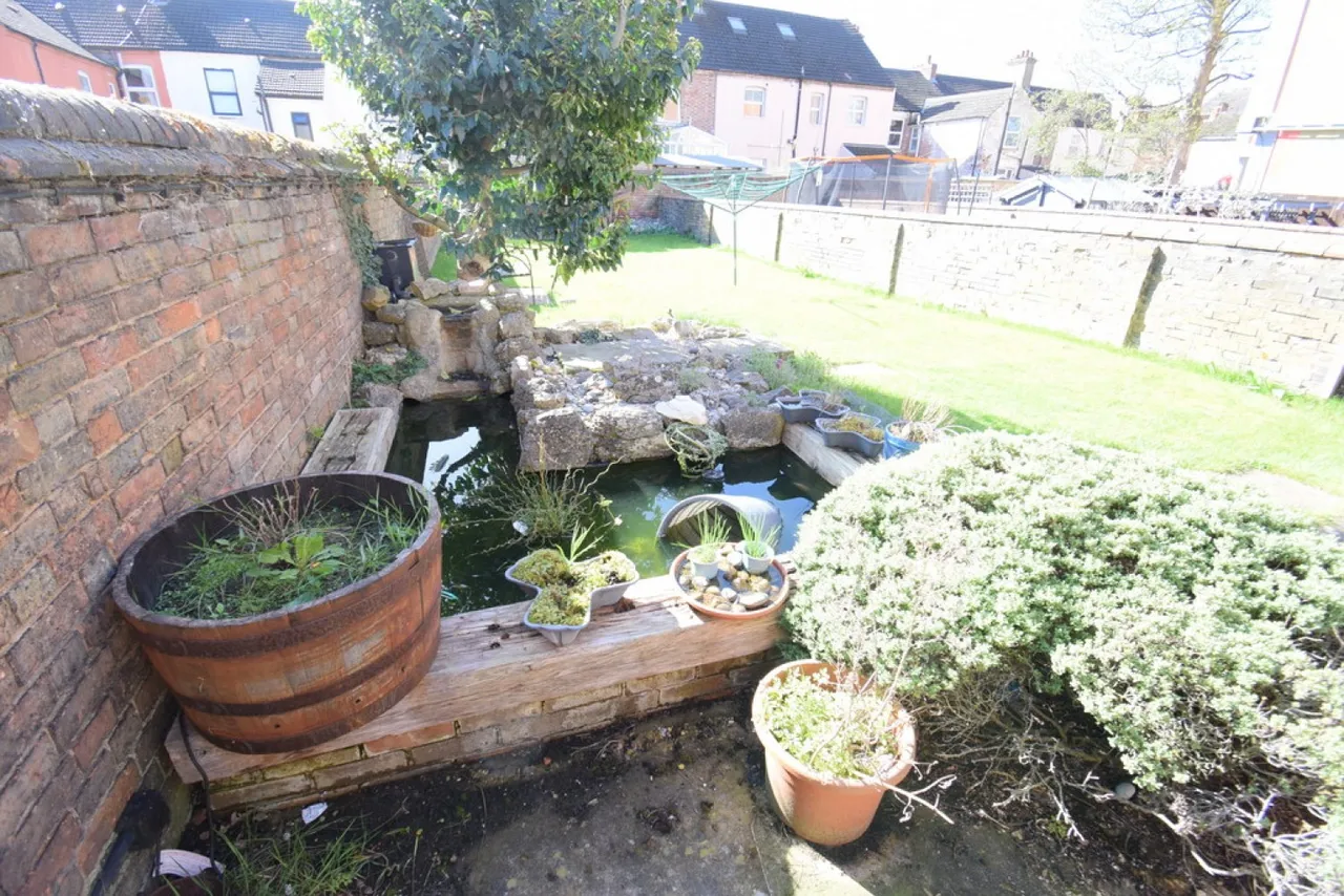 Woburn Road, Bedford, photo 6