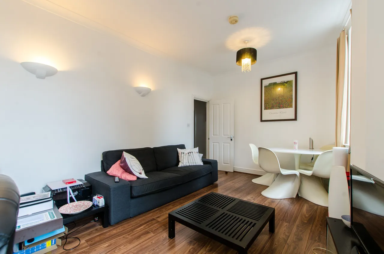 7 Albany Court, 18 Plumbers Row, London, photo 3