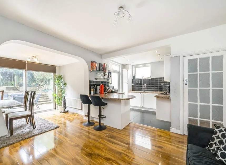 3 bed house for sale — Norbury Court Road, Streatham, SW16