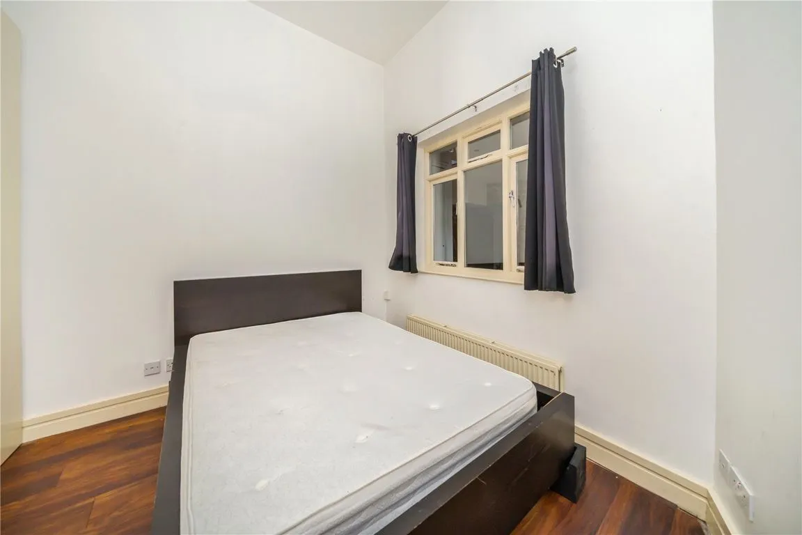 Gowers Walk, Aldgate East, photo 6