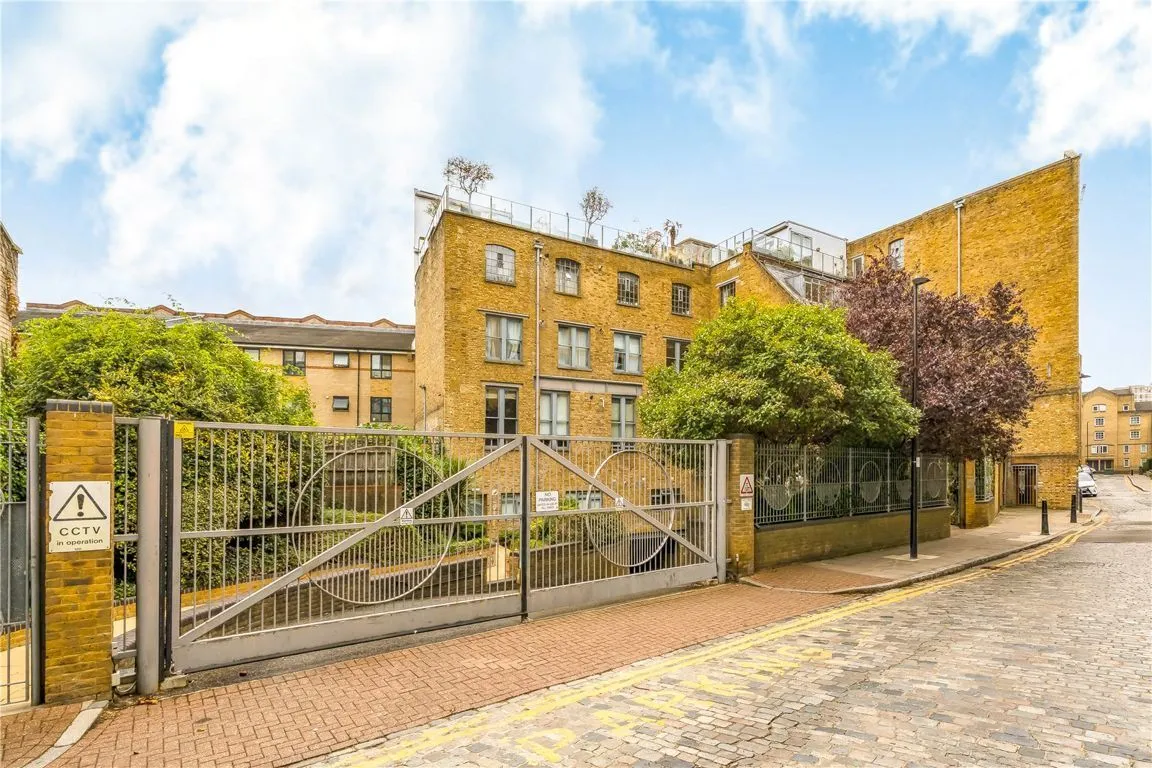 Gowers Walk, Aldgate East, photo 7