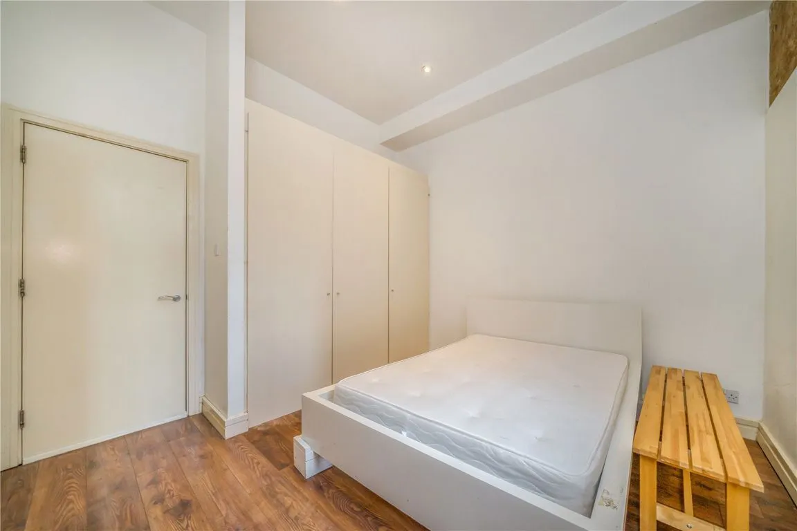 Gowers Walk, Aldgate East, photo 5