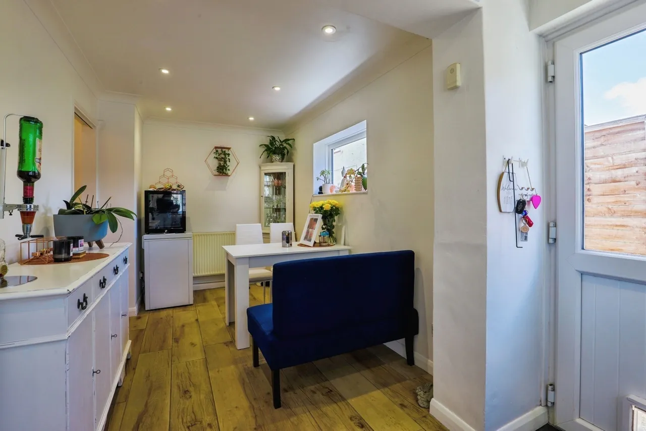 Castlerough Lane, Kemsley, Sittingbourne, Kent, ME10, photo 4