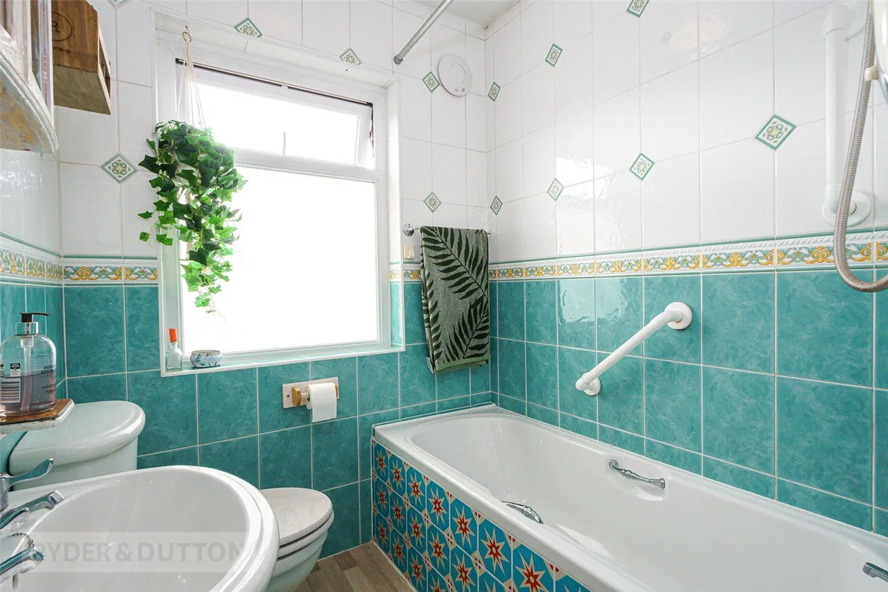 Sunnymead, Waterloo, HD5, photo 8