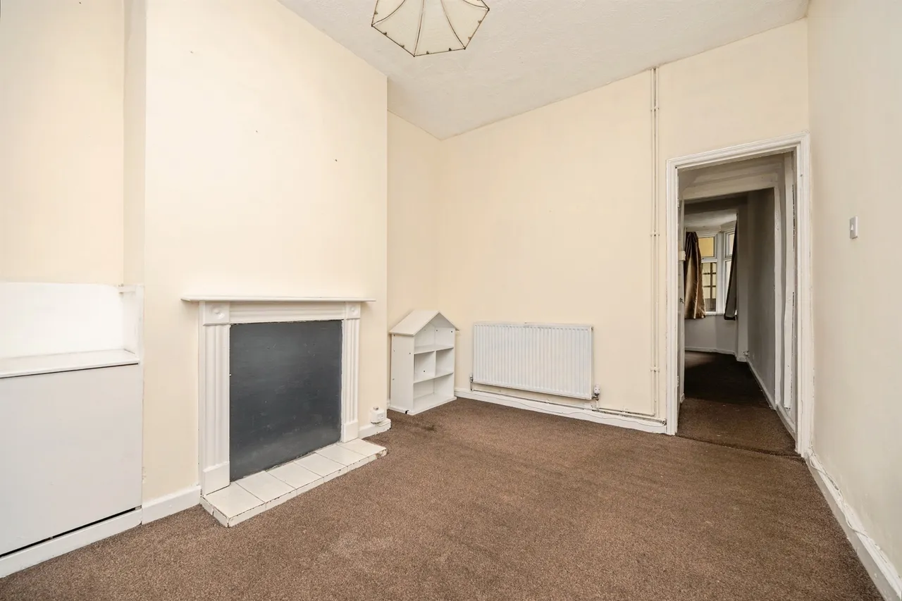 Cinder Bank, Dudley, DY2, photo 3
