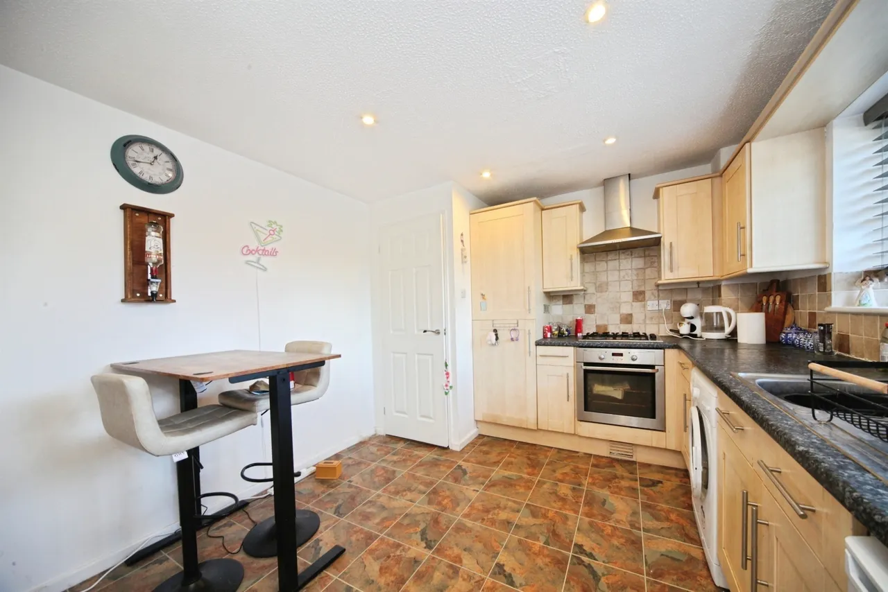 Branton Close, Luton, LU2, photo 4
